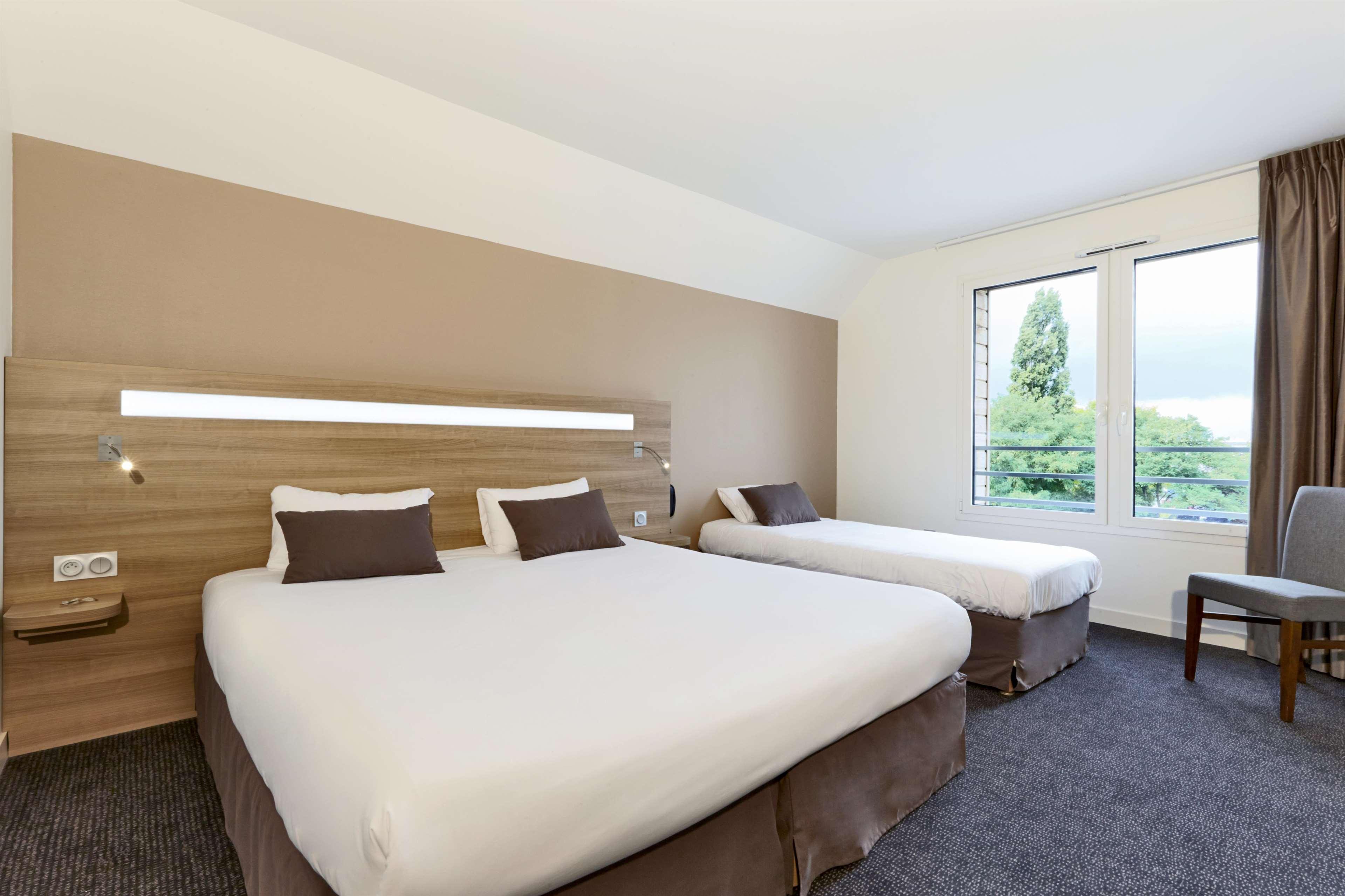 Kyriad Hotel Laval Laval  Esterno foto