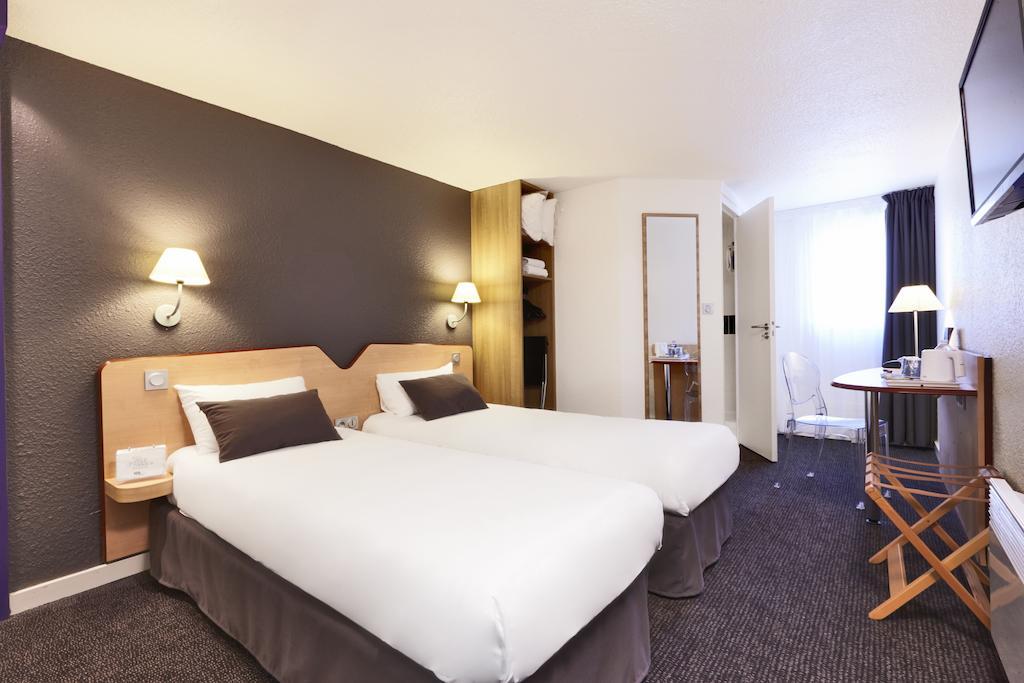 Kyriad Hotel Laval Laval  Esterno foto