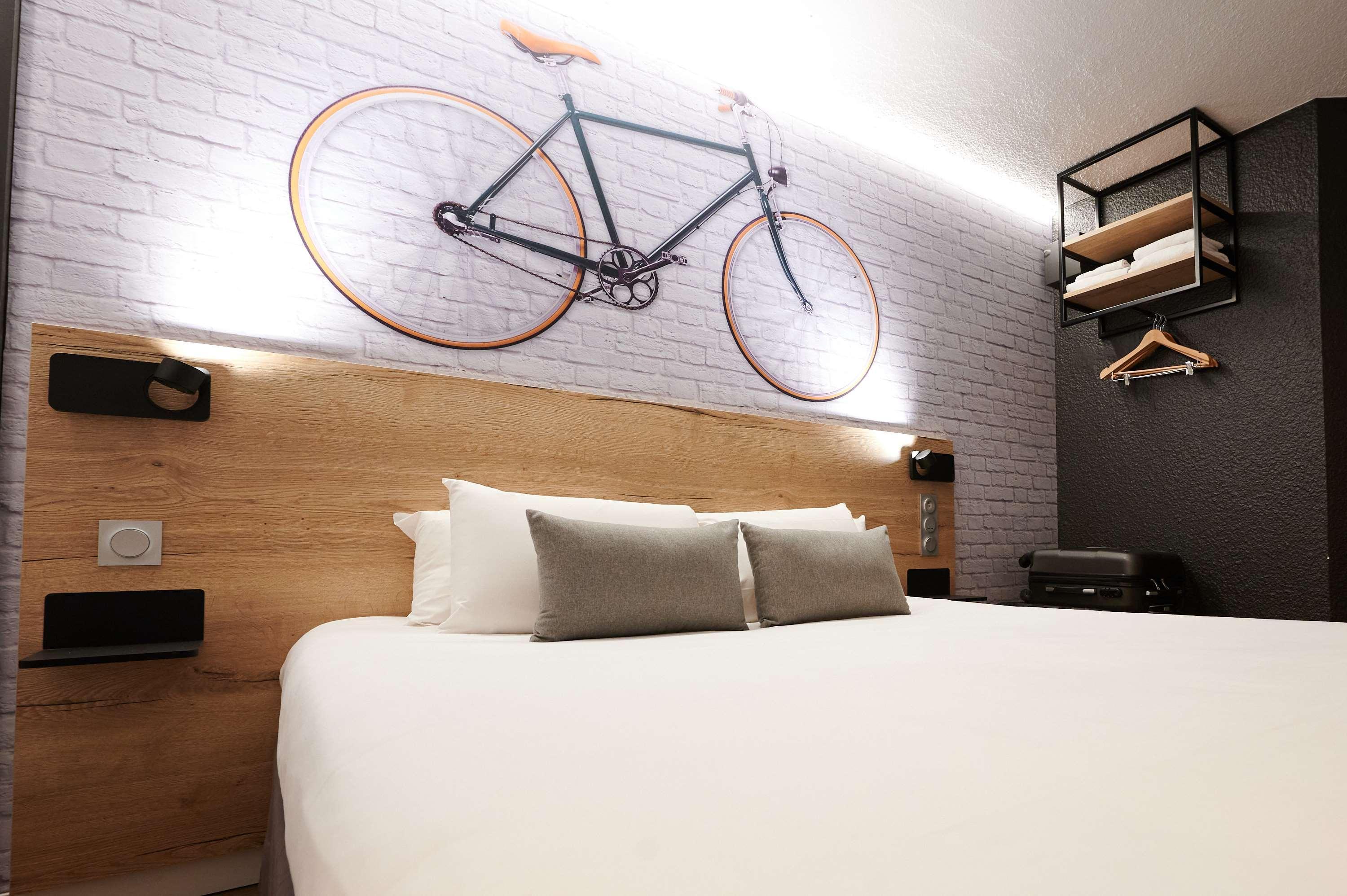 Kyriad Hotel Laval Laval  Esterno foto