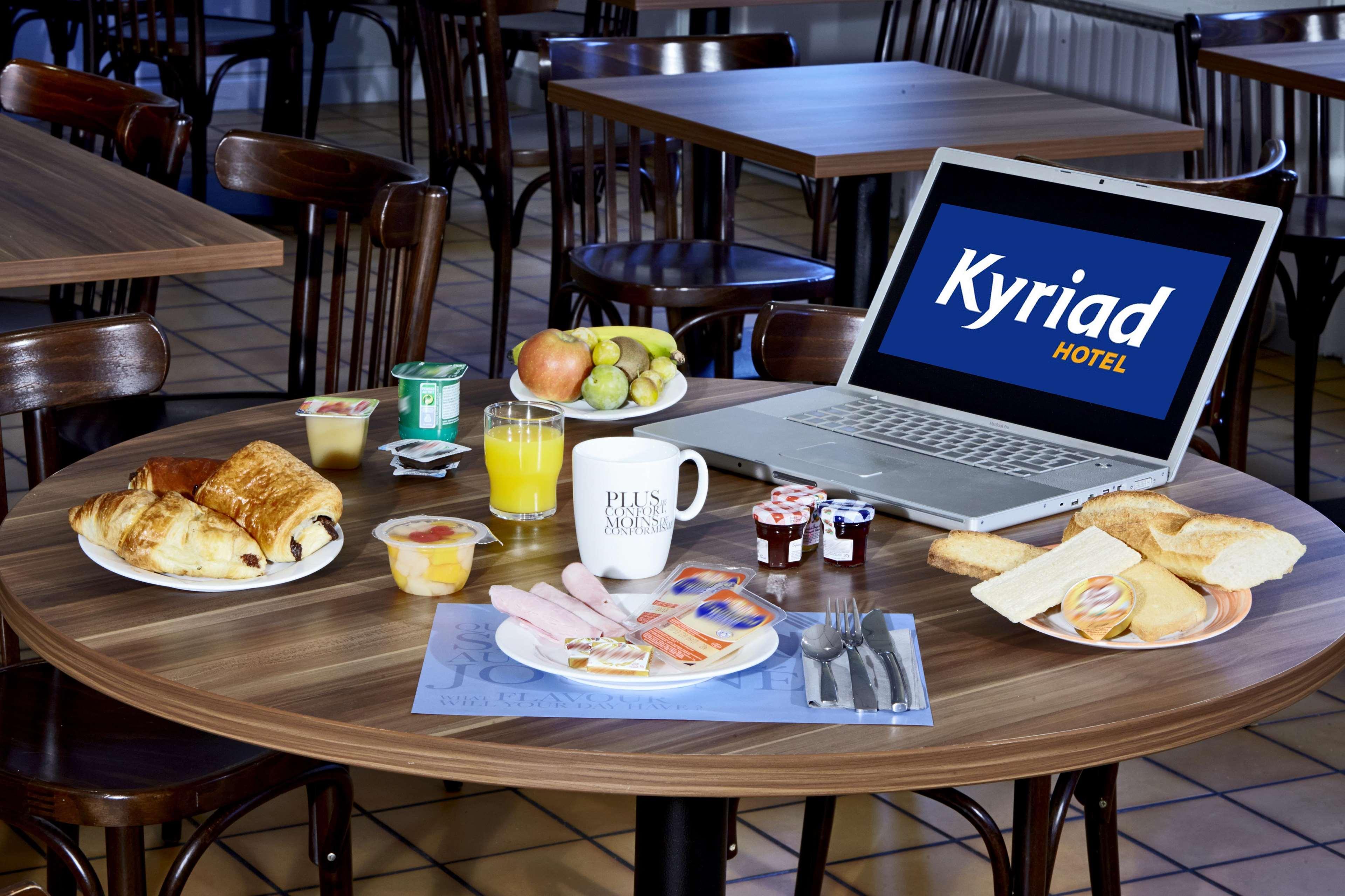 Kyriad Hotel Laval Laval  Esterno foto